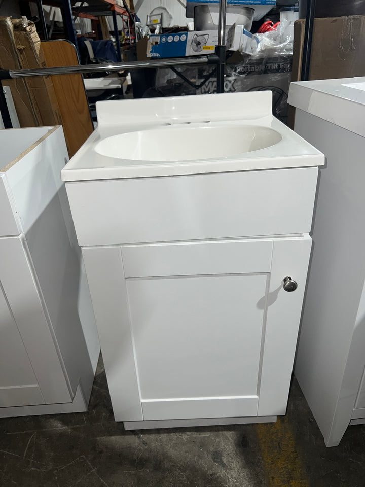 Proyecto Fuente Dover - Tocador de baño de 18 pulgadas con lavabo individual en blanco puro y cubierta de mármol cultivado blanco (caja abierta) 