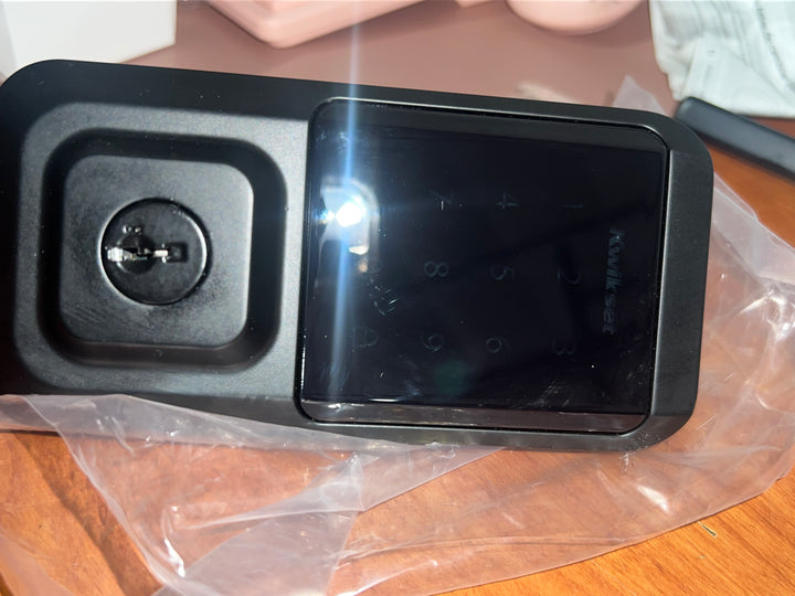 HALO Touchscreen WIFI Enabled SmartLock With Contemporary Lever Matte Black Finish (USED)