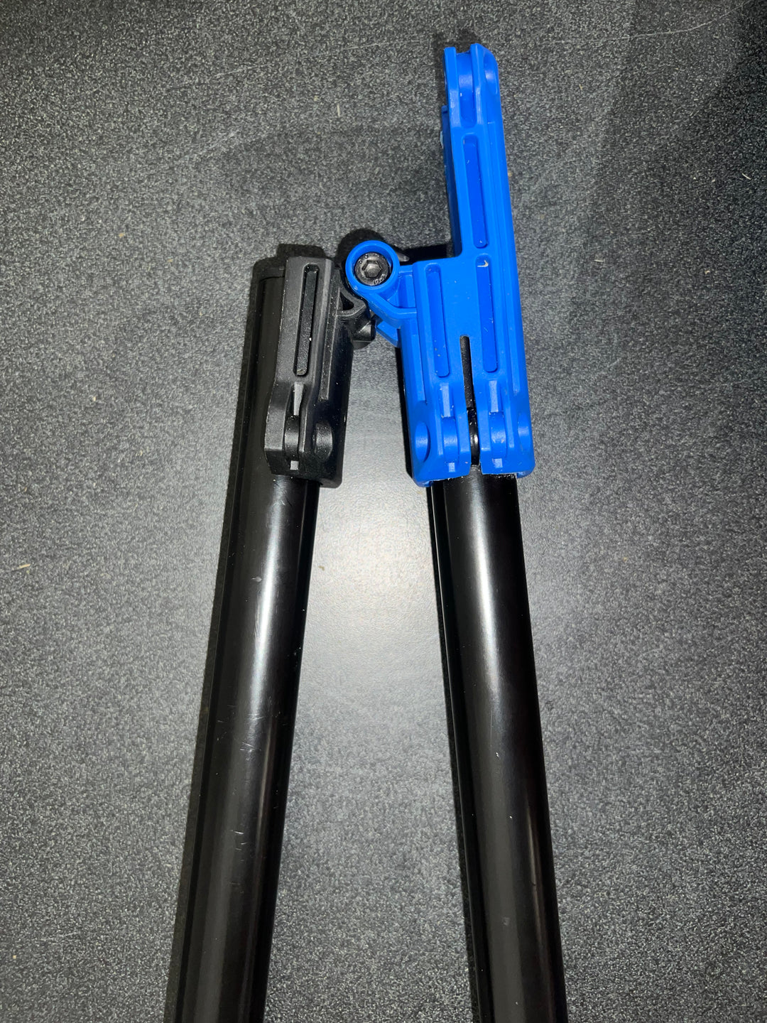 Kobalt 40-volt Max 15-in Straight Shaft Battery String Trimmer 4.0 Ah (Battery and Charger Included)(used)