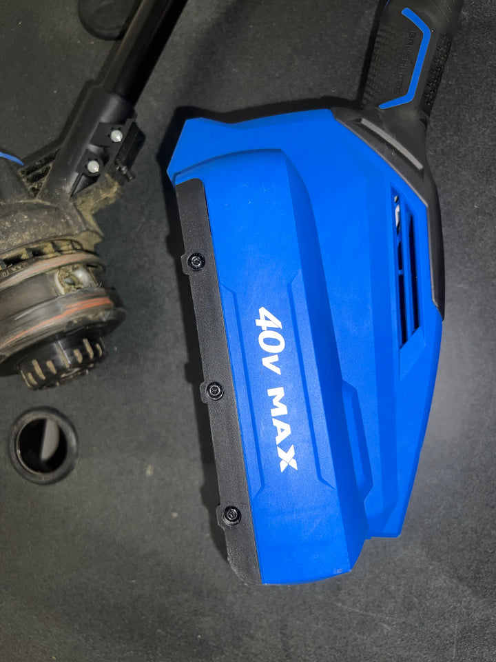 Kobalt 40-volt Max 15-in Straight Shaft Battery String Trimmer 4.0 Ah (Battery and Charger Included)(used)