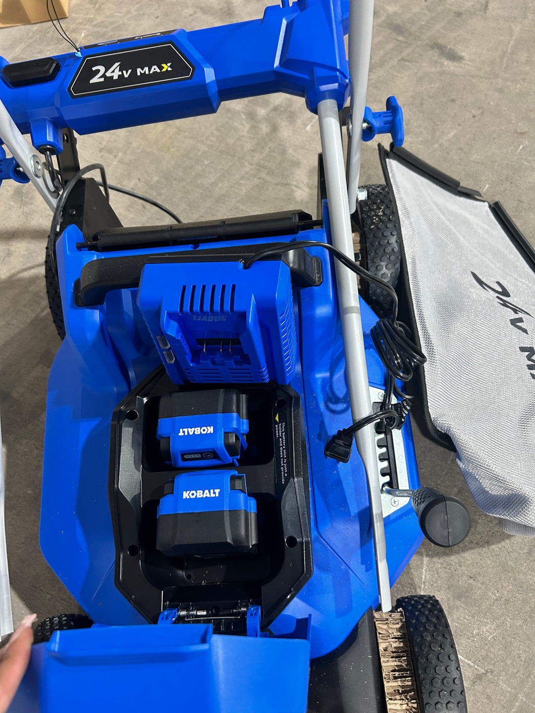 Kobalt 24-volt, 16-in Push Battery Walk Mower with (2) 4 Ah Battery Included (used)