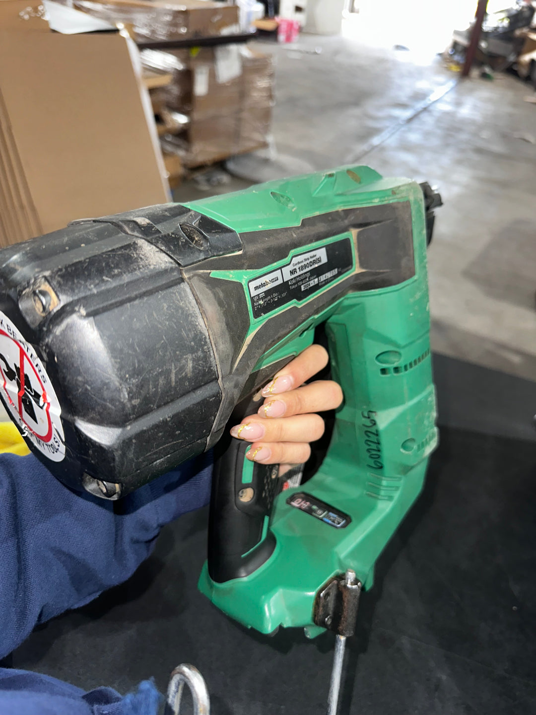 Metabo HPT Multi-Volt 3-1/2-in 21 -Degree Cordless Roundhead Framing Nailer (Battery Included and Charger Included)(used)