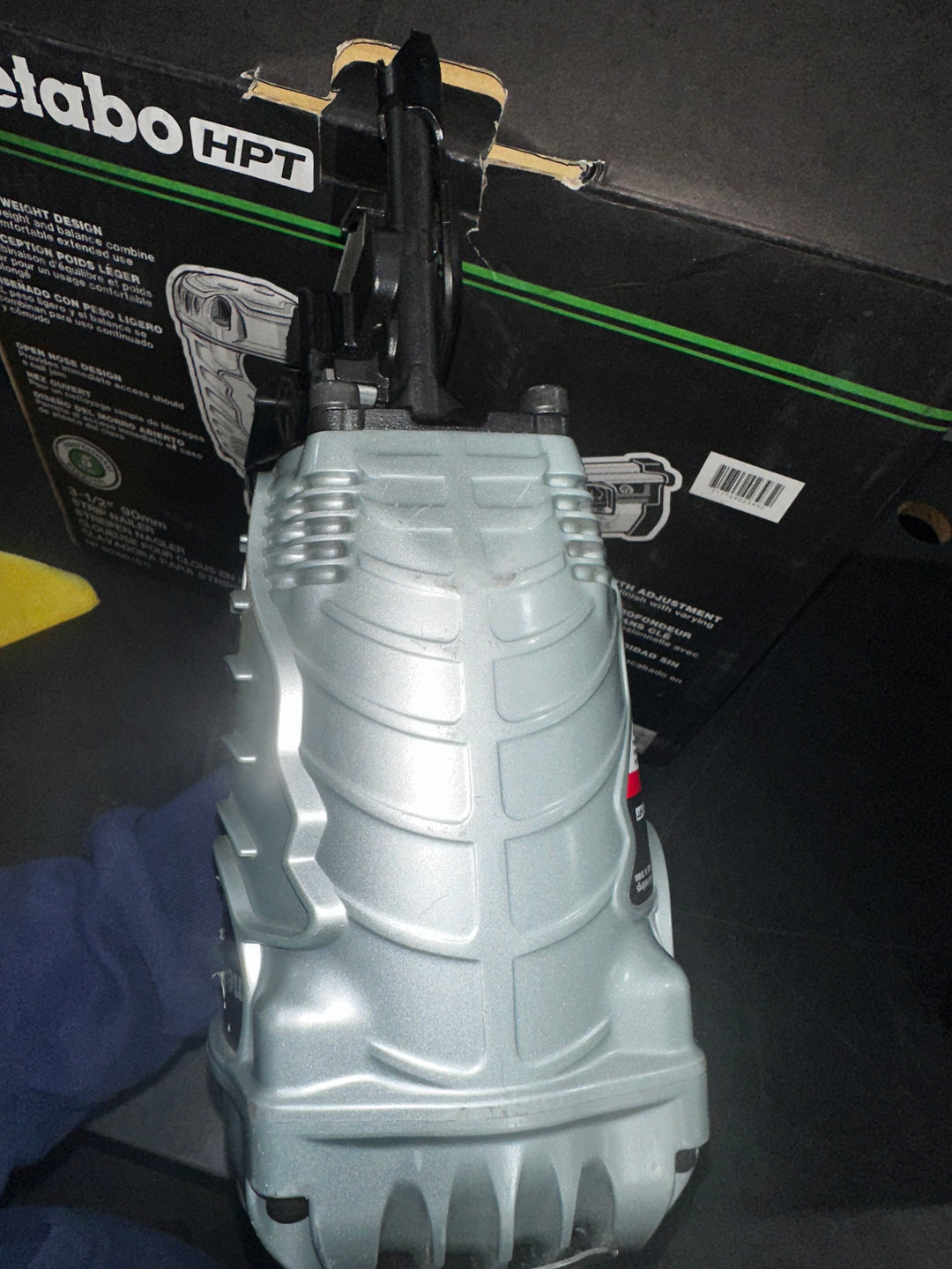 Clavadora neumática para armazones Metabo HPT de 3-1/2 pulgadas y 30 grados (usada)