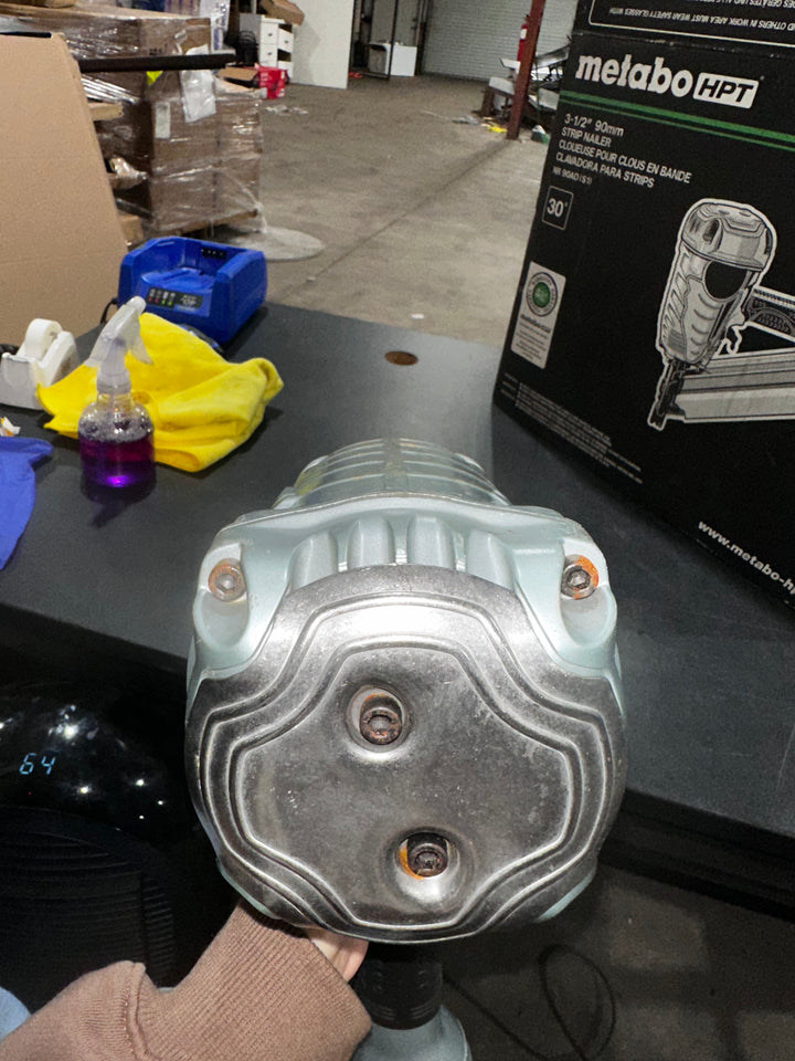 Clavadora neumática para armazones Metabo HPT de 3-1/2 pulgadas y 30 grados (usada)