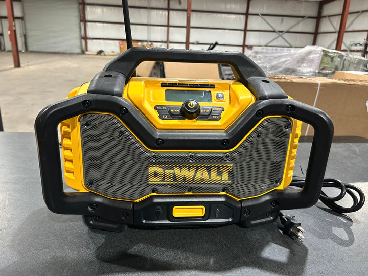 DEWALT 20-volt max Cordless Bluetooth Jobsite radio bluetooth adapter (used)