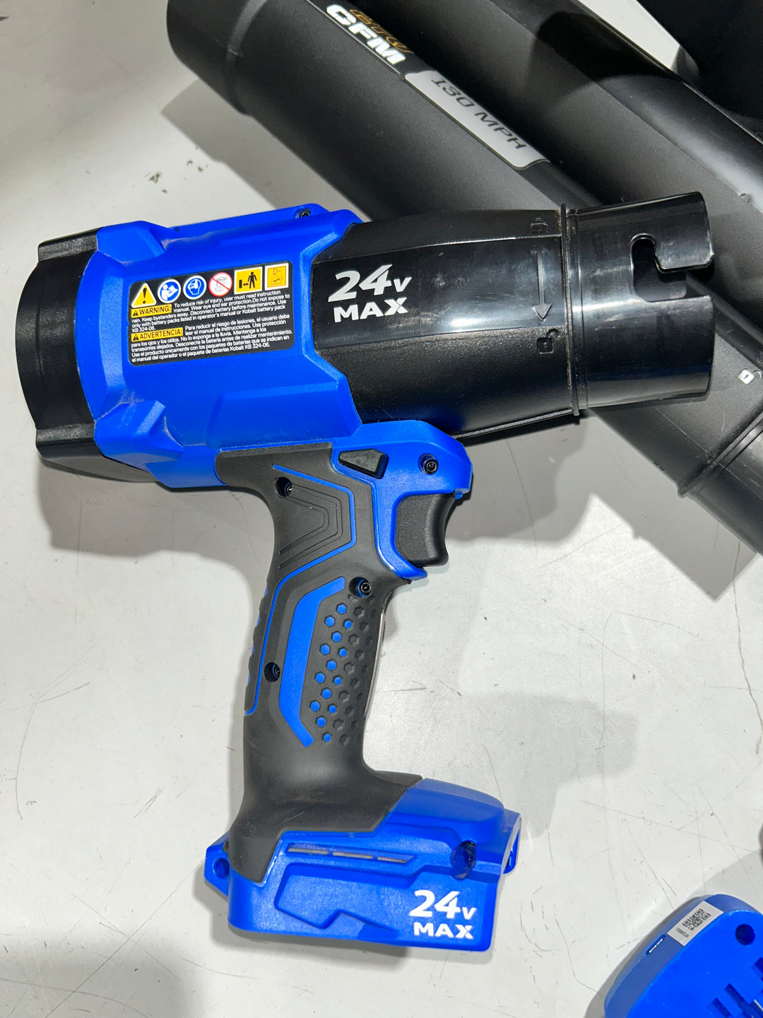 Kobalt 24-volt 270-CFM 130-MPH Battery Handheld Leaf Blower 3 Ah Battery Included Charger Included (used)