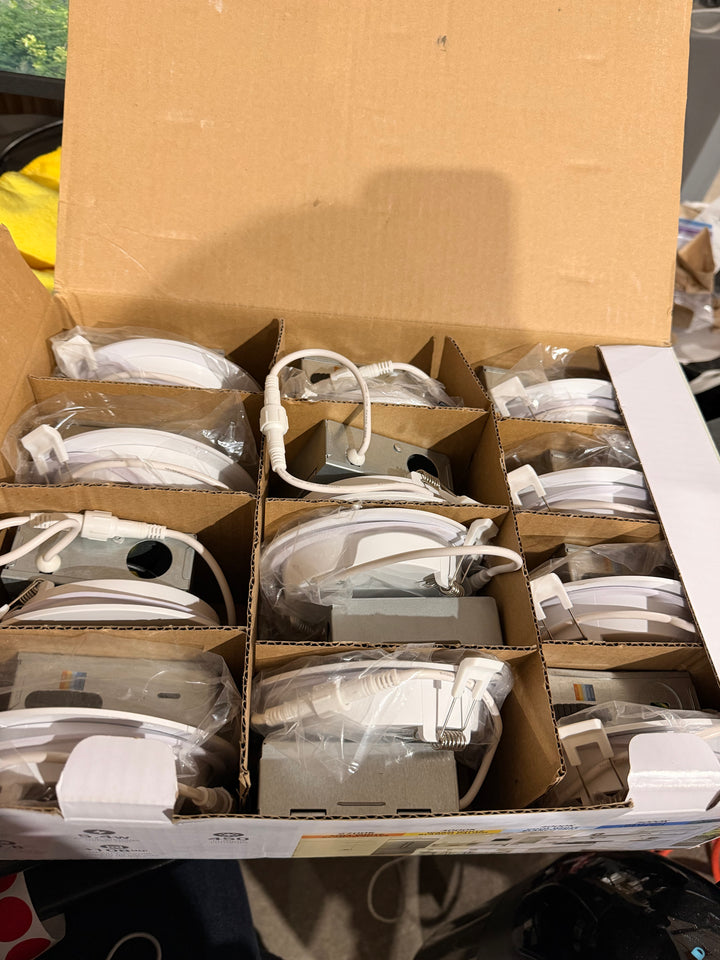 Utilitech White 4-in 450 -Lumens Switchable white Round Dimmable LED Canless Wet rated Recessed Downlight 12 -Pack (used)