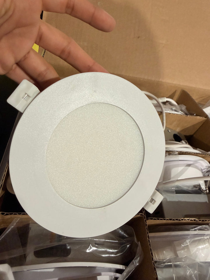 Utilitech White 4-in 450 -Lumens Switchable white Round Dimmable LED Canless Wet rated Recessed Downlight 12 -Pack (used)