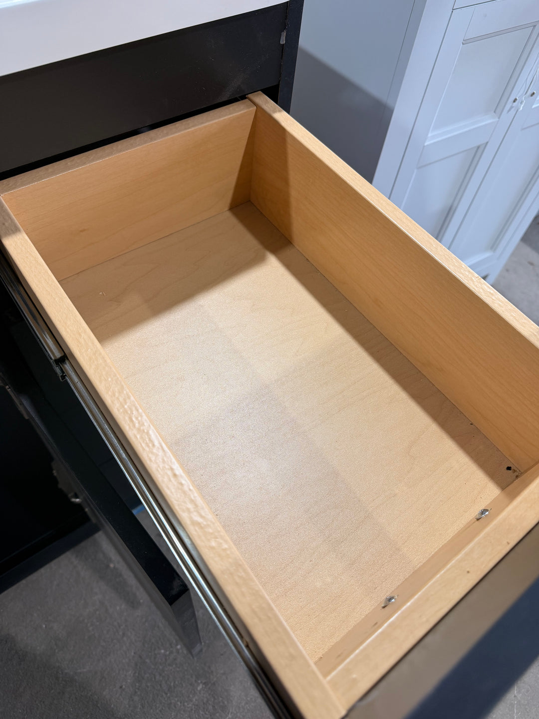 Style Selections Cauley 48-in Black Single Sink Bathroom Vanity with White Cultured Marble Top (Damaged)