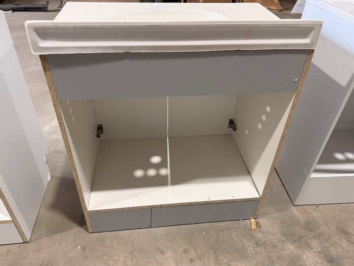 Proyecto Fuente Dover - Tocador de baño de un solo lavabo gris claro de 30 pulgadas con cubierta de mármol cultivado blanco 