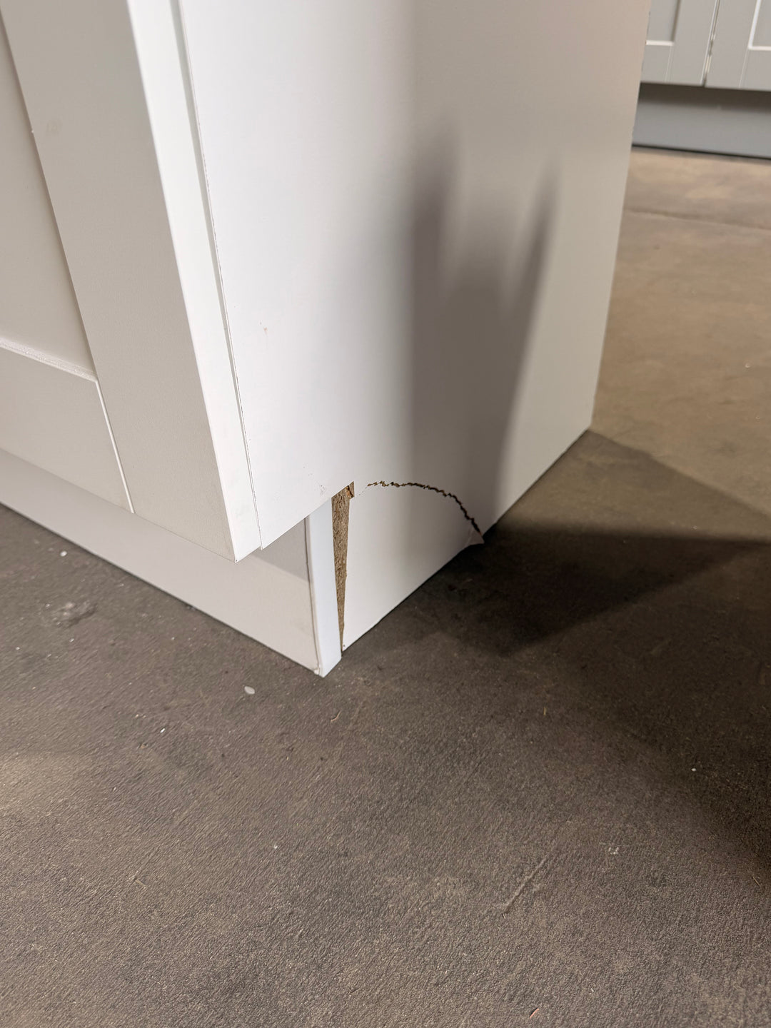 Project Source Dover 30-in True White Single sink Bathroom Vanity with White Cultured marble Top (damaged)