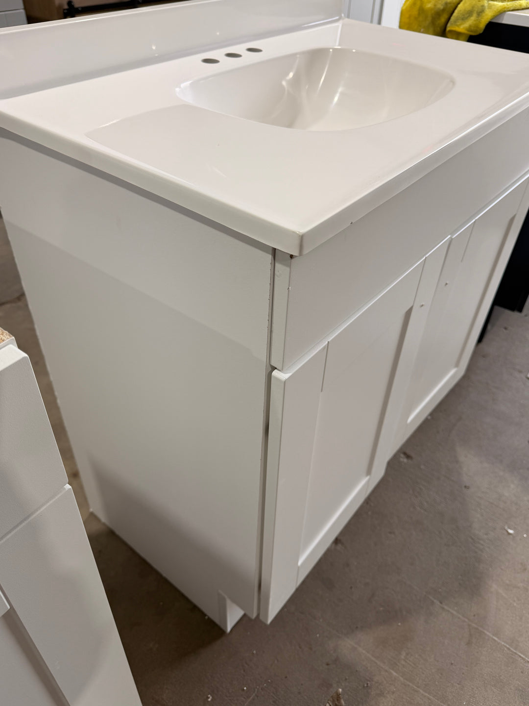 Project Source Dover 30-in True White Single sink Bathroom Vanity with White Cultured marble Top (damaged)
