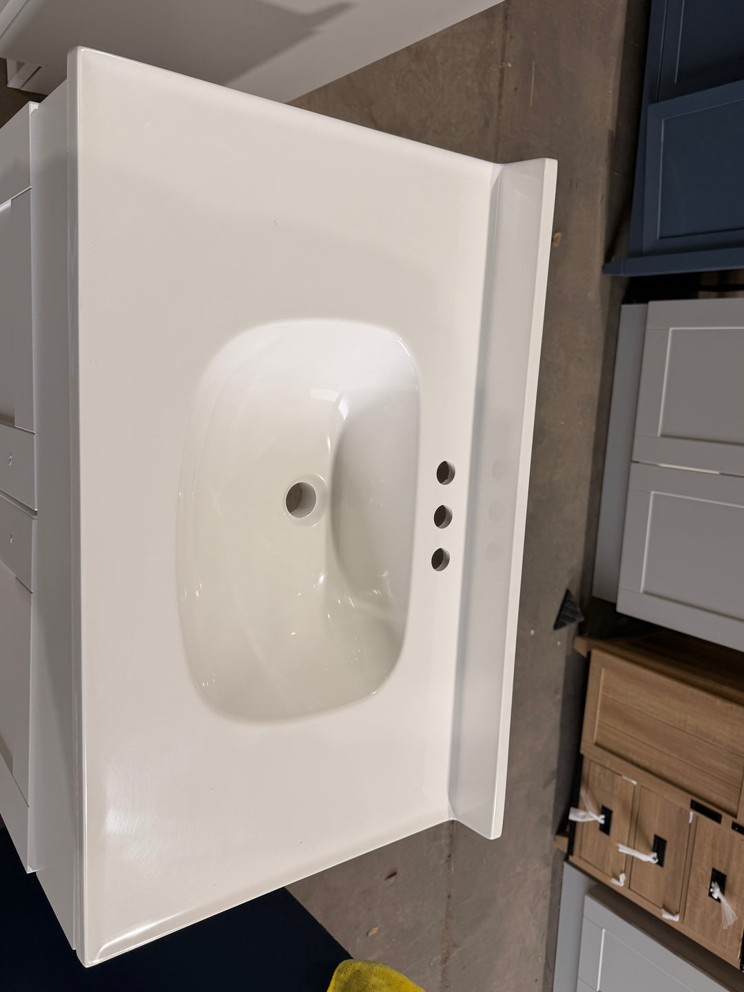 Project Source Dover 30-in True White Single sink Bathroom Vanity with White Cultured marble Top (damaged)