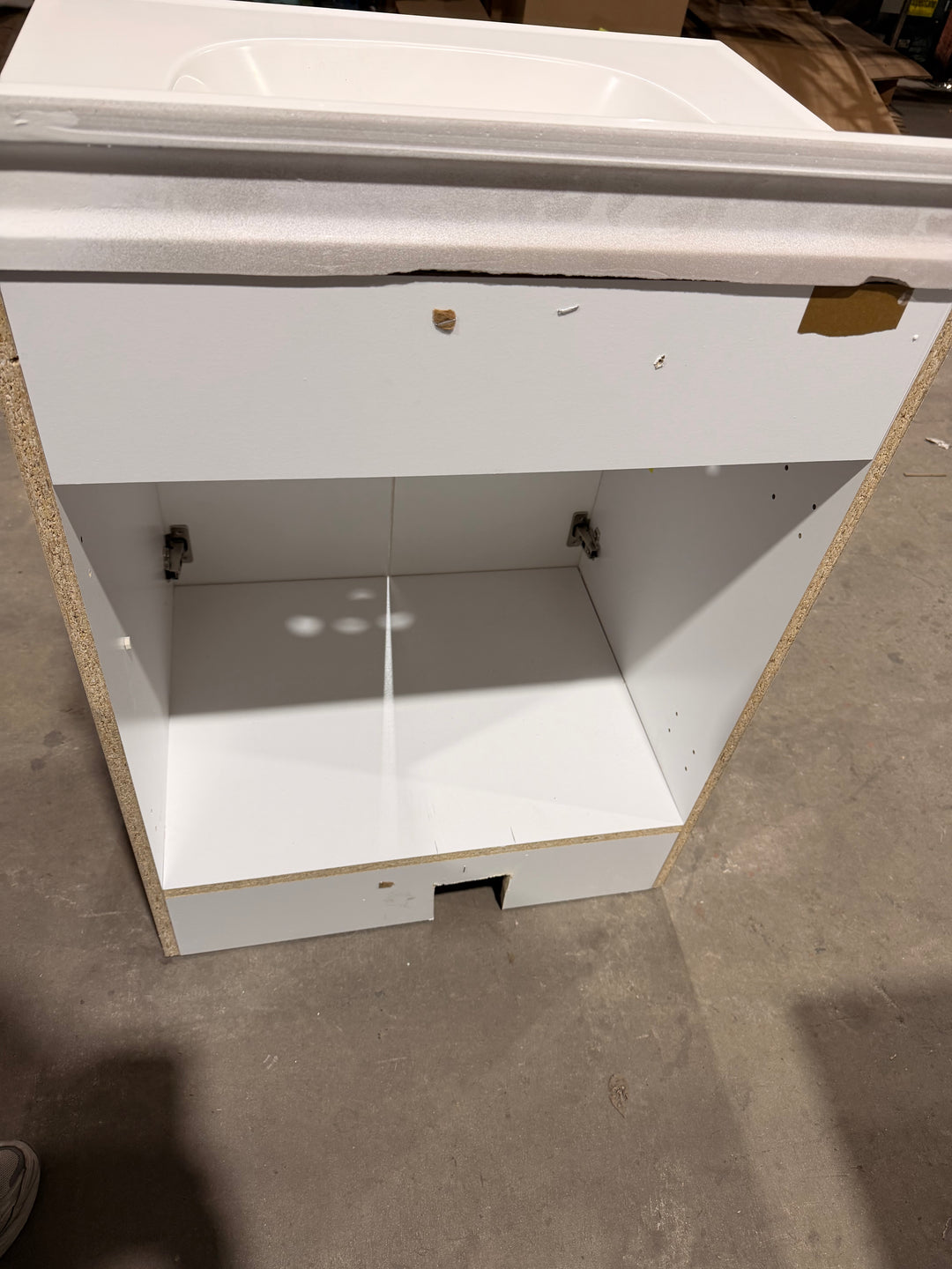 Project Source Dover 24-in True White Single Sink Bathroom Vanity with White Cultured Marble Top (DAMAGED)