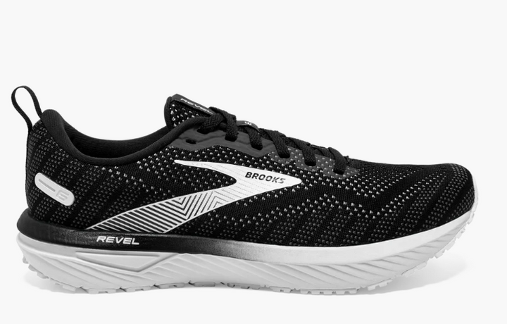 Brooks Women's Revel 6 Size 8.5 (new)
