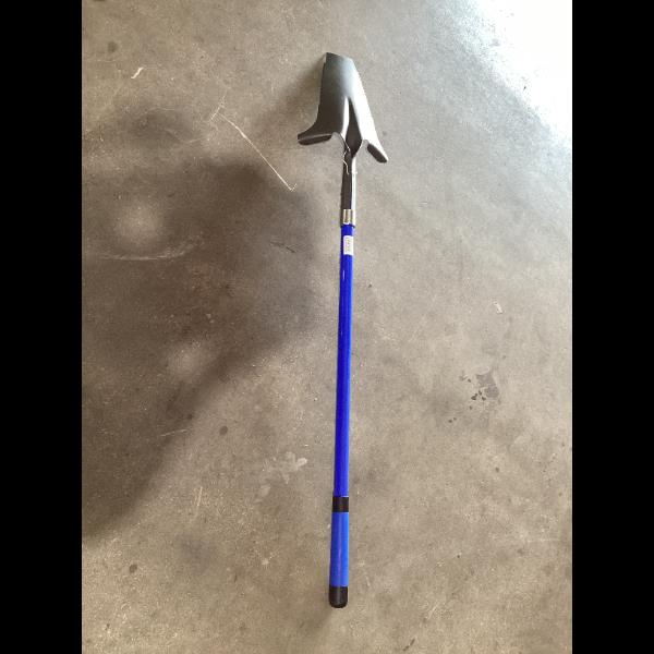 Lot # 1272 KOBALT Root Slayer Digging Shovel KG2460 $44.98