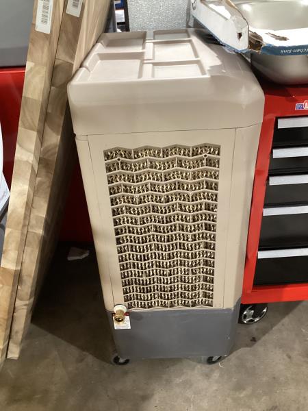 Lot # 2159 Hessaire 3100-CFM 3Speed Portable Evaporative Cooler $428