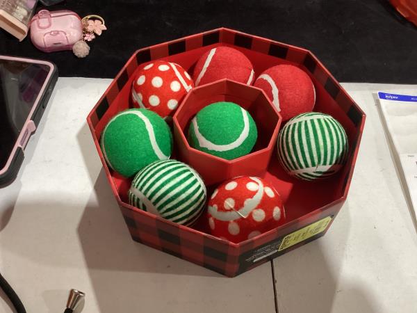 Lot # 578 Woof 8-pc. Ball Set in Wreath Box, Multi