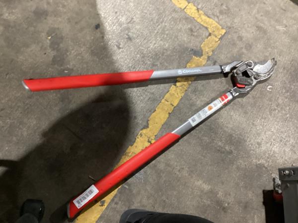 Lot # 172 Corona DualLINK Bypass Lopper - 31 $80
