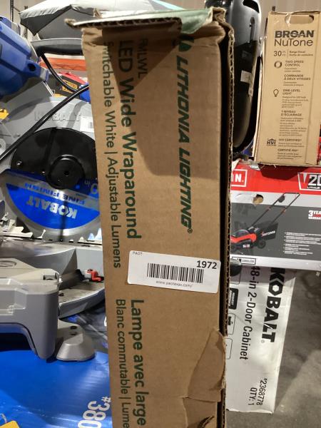 Lot # 1972 Lithonia Lighting 4Ft. Lumens Integrated LED $184