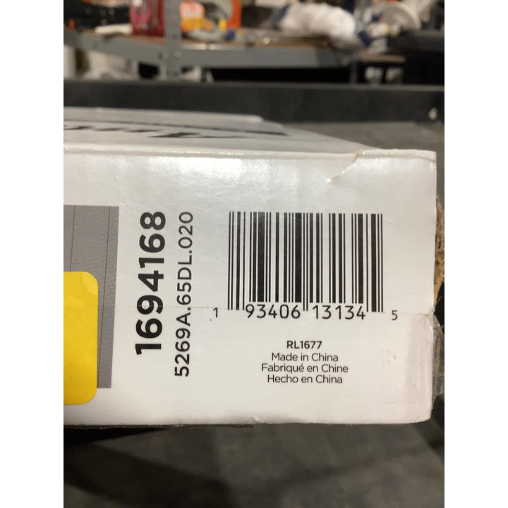 Lot # 1471 White toilet seat $25.00