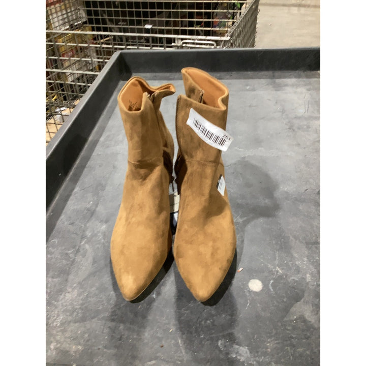 Lot # 261 Universal Thread Ankle Boots $27.99