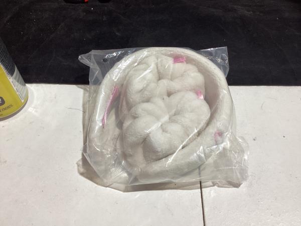 Lot # 223 Makeup Eraser Cloud Clean Set (4)