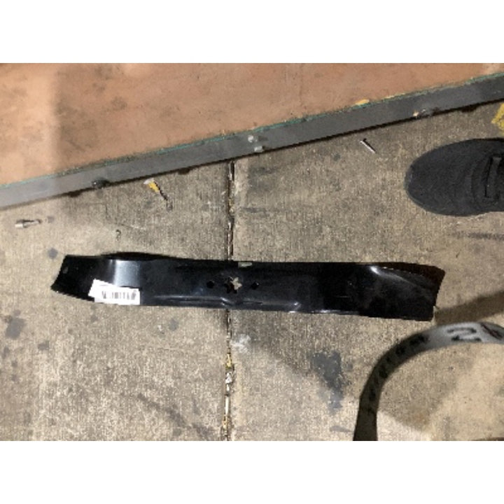 Lot # 480 HUSKEE 42 Star Hole Lawnmower Blades $45
