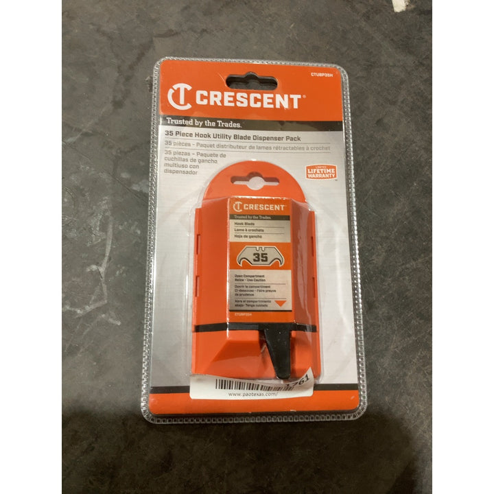 Lot # 1761 Crescent 35 Piece Hook Utility Blade Pack $7.00