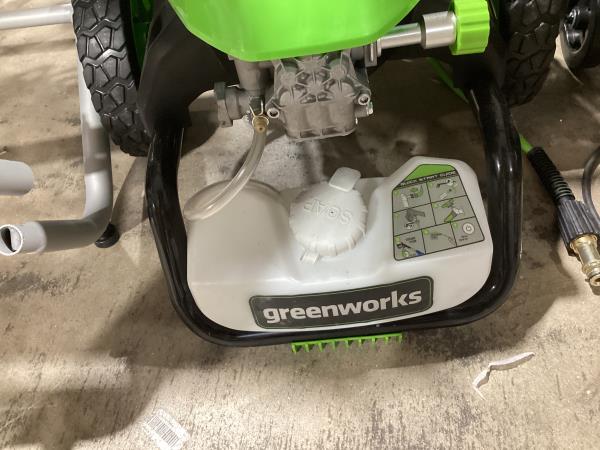 Lot # 2088 Greenworks 1.2-GPM Cold Water Pressure washer $249