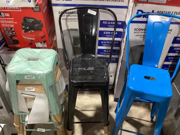 Lot # 2084 Flash Furniture 30" High Black Metal Barstool $111