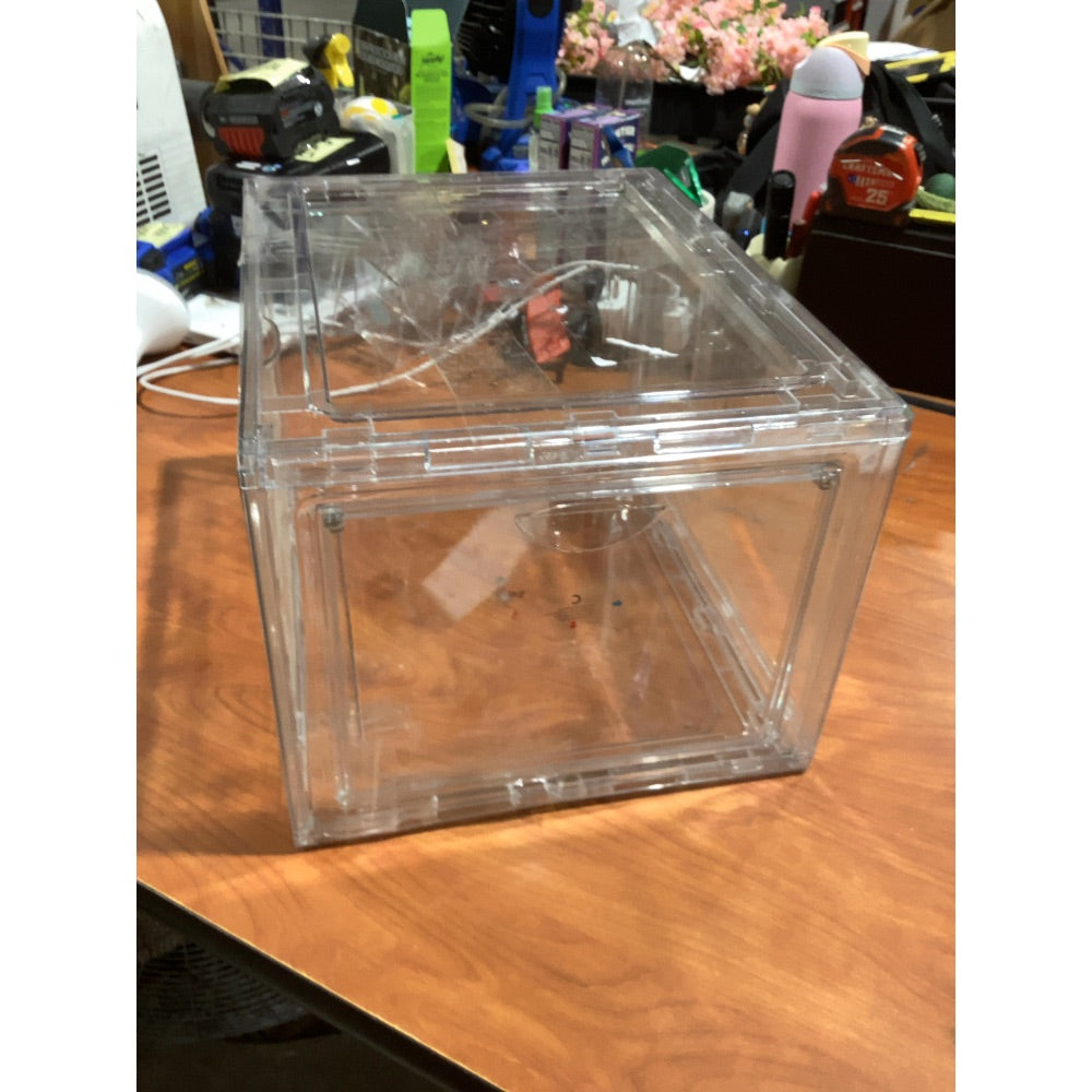 Lot # 107 Unbranded Clear Acrylic Display Case $20.00