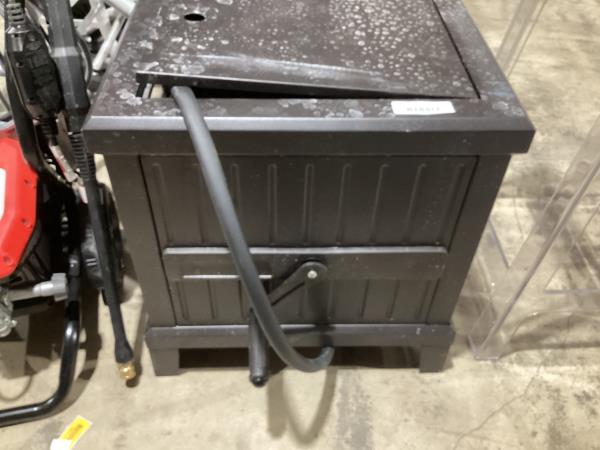 Lot # 2085 suncast black hideaway $89