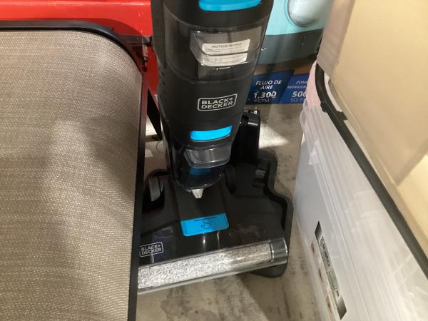 Lot # 2039 Black + Decker BXUVXA02 Vacuum Cleaner $199