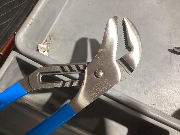 Lot # 946 CHANNELLOCK 16.5-in Tongue and Groove Pliers $41