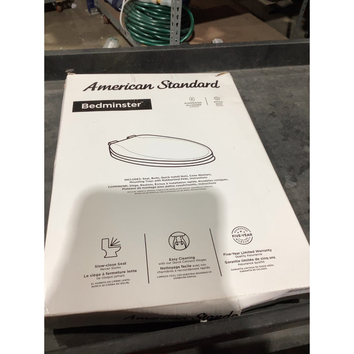 Lot # 1471 White toilet seat $25.00