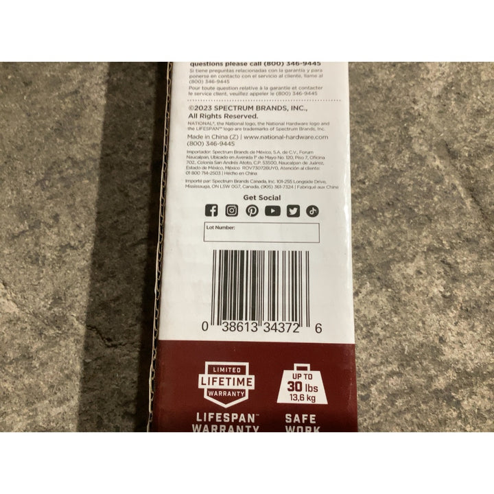 Lot # 1039 I am unable to find the brand item type or retail price in the specified stores or the internet.