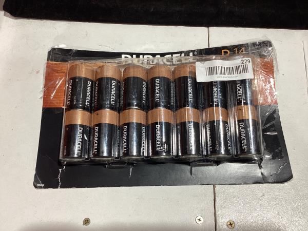 Lot # 229 Duracell D 1.5V Coppertop D14 Batteries $31