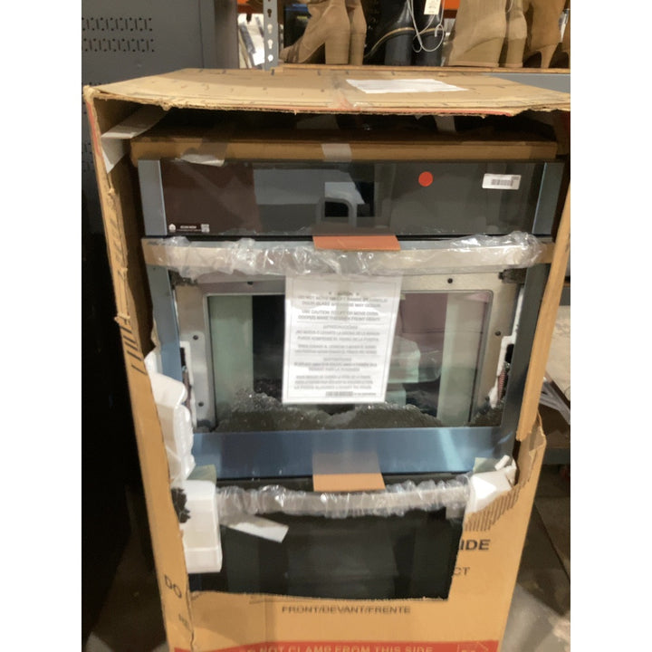 Lot # 2355 GE JTD5000SVSS Oven $750