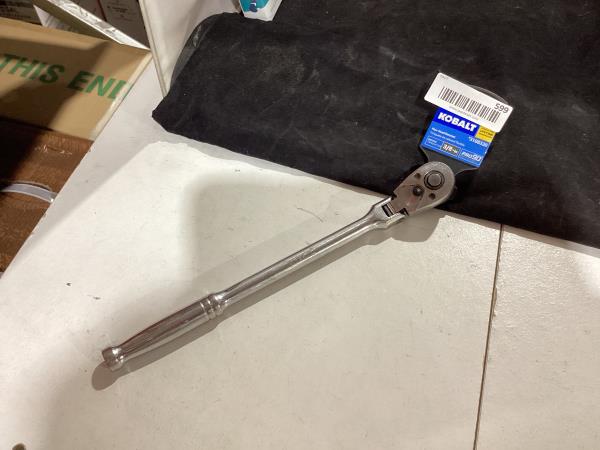 Lot # 599 Kobalt 90-Tooth 3/8-in Drive Full Polish Handle Flexible Head Ratchet