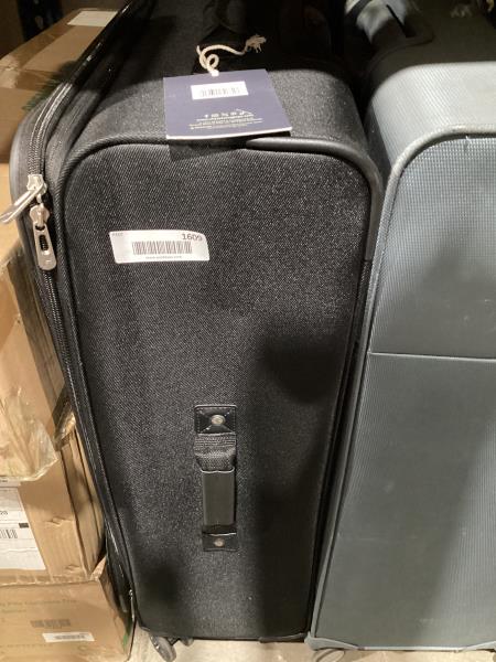 Lot # 1609 Skyway Flair Softside Spinner Luggage, Black, 28 INCH $76