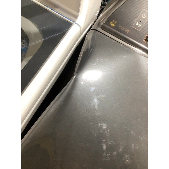 Lot # 2370 GE PTD70EBPTDG Electric Dryer $750