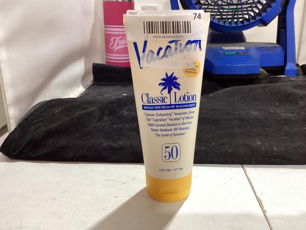 Lot # 74 Vacation Classic Sunscreen Lotion - SPF 50 - 6 Fl Oz