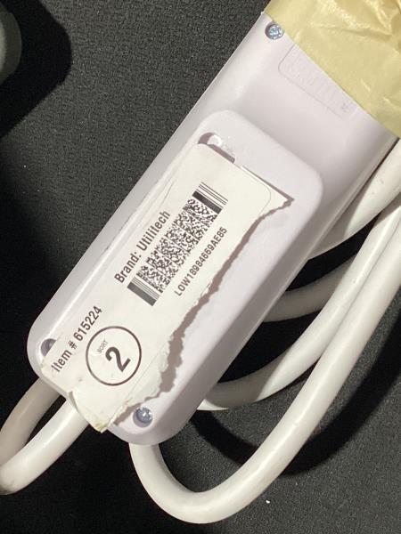 Lot # 141 Utilitech 8Ft 6-Outlet 1000 J AC Surge Protector
