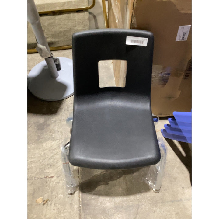 Lot # 2334 Black Vintage Chair Est. $50-100