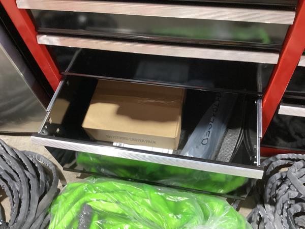 Lot # 2237 Craftsman 8-Drawer Rolling Tool Chest $380