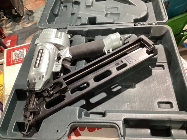 Lot # 2025 NT65MA4M Metabo HPT 15-Gauge Finish Nailer $119