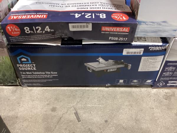 Lot # 271 ProjectSource 7in 4.8Amp Wet Tabletop Tile Saw$120