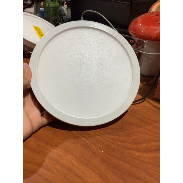 Lot # 1455 White LED Panel Light WXL1140-L12K9027W $18