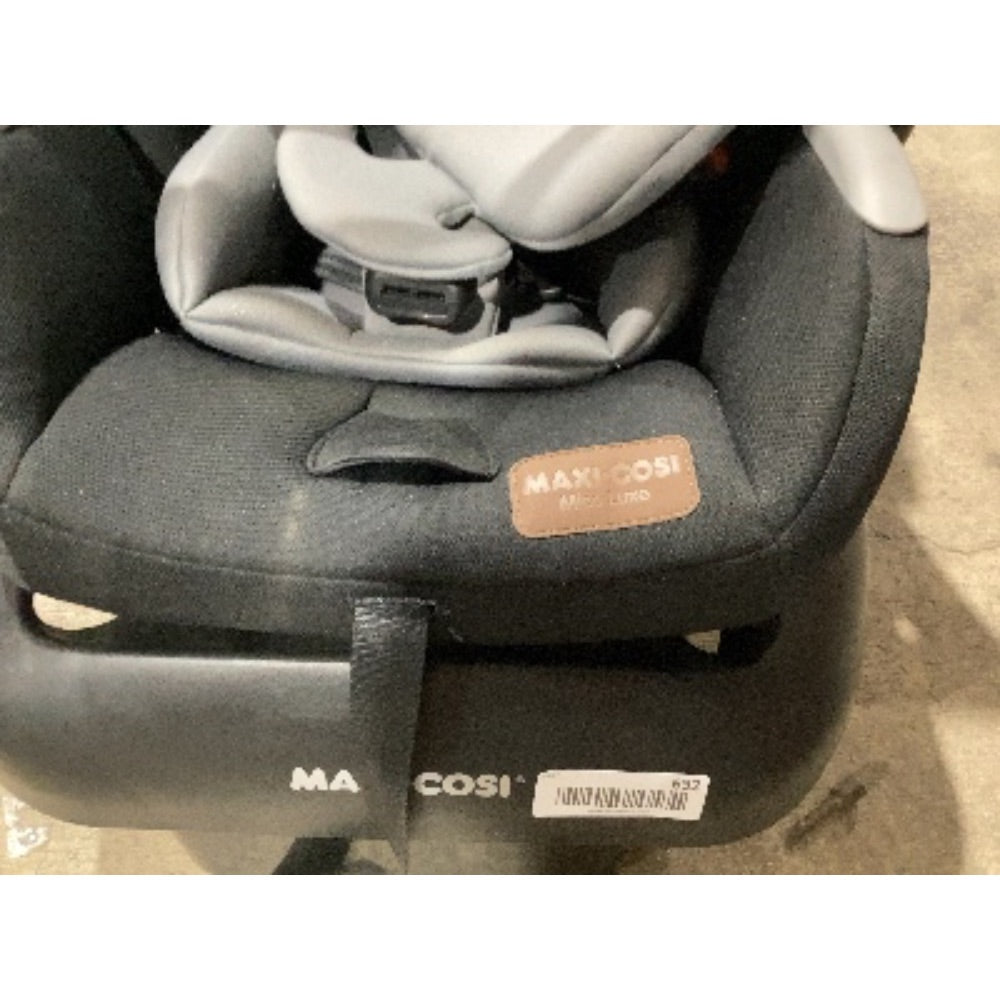 Lot # 632 Maxi-Cosi Infant Car Seat $180